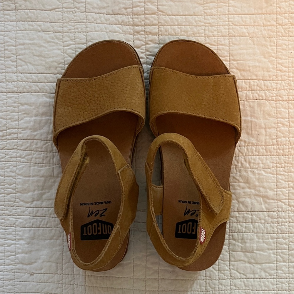 On Foot Women's Sandals